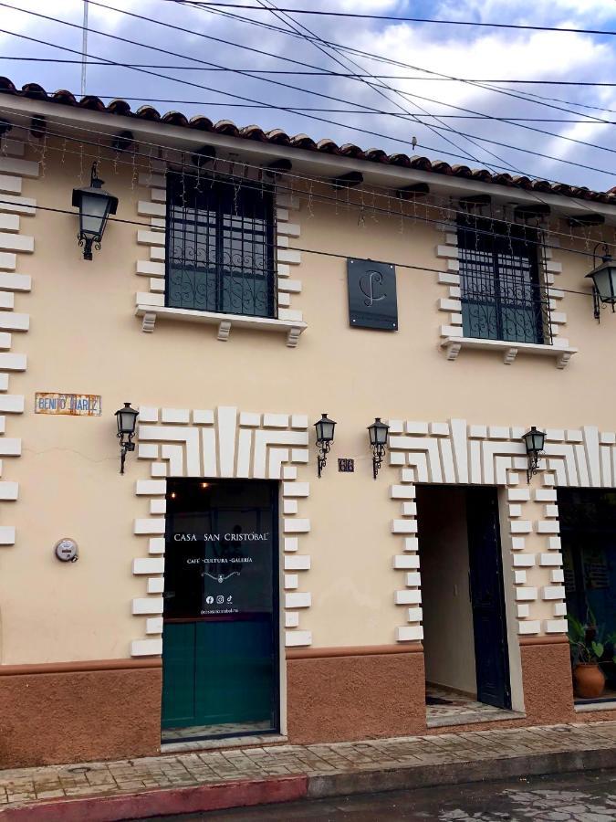 Casa San Cristobal Hostel San Cristóbal de Las Casas Екстериор снимка